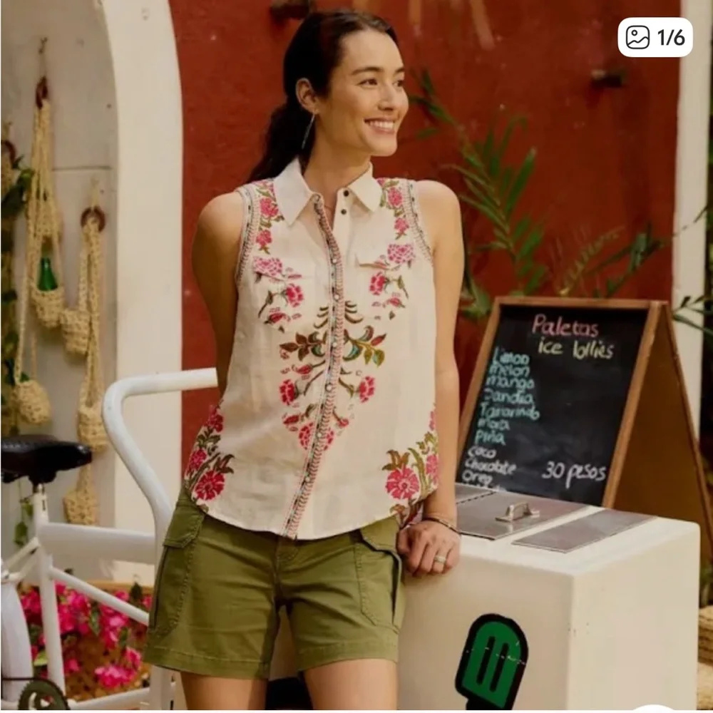 Floral Embroidered Sleeveless Top - Picture 1 of 3